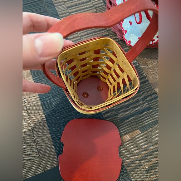 Vintage Longaberger baskets lot of 3, Valentines Day, heart shaped 2004-2005 - Picture 7 of 16